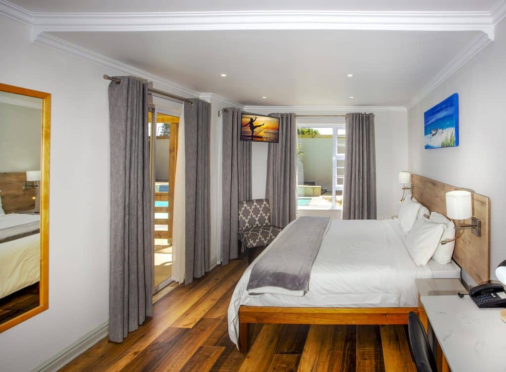 Luxury Queen Room
